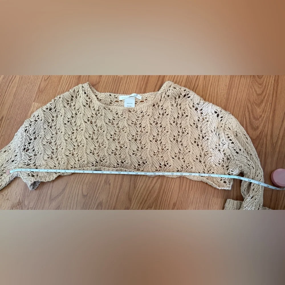 Altar’d State Cropped Open Knit Sweater Beige Size Small